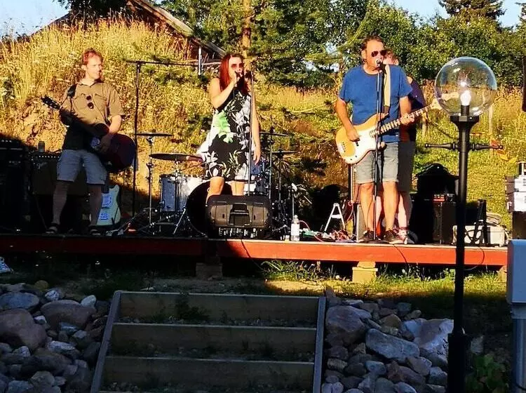 Hostelli Kierinki Village