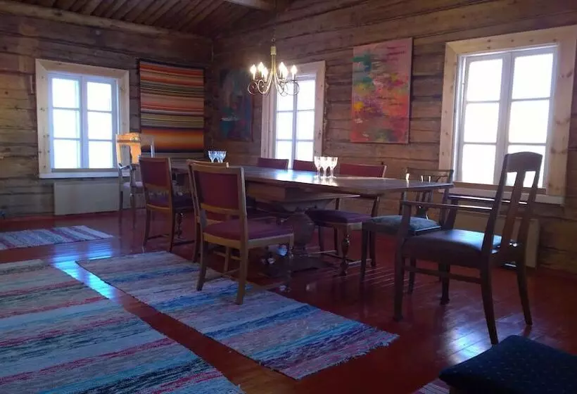 Hostelli Kierinki Village