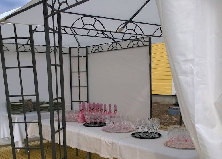 פונדק Kierinki Village