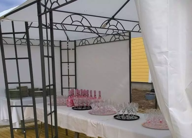 Hostelli Kierinki Village