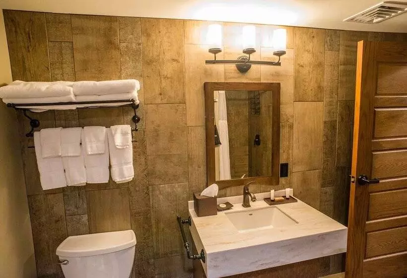 Hotelli Echo Bluff State Park