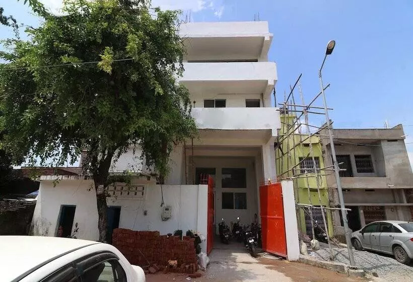 ホテル Momotaro House