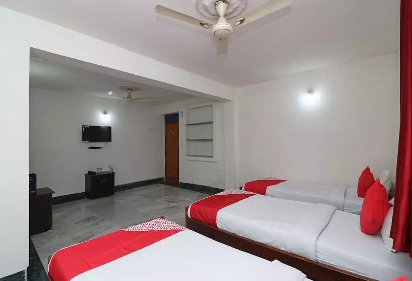 ホテル Momotaro House