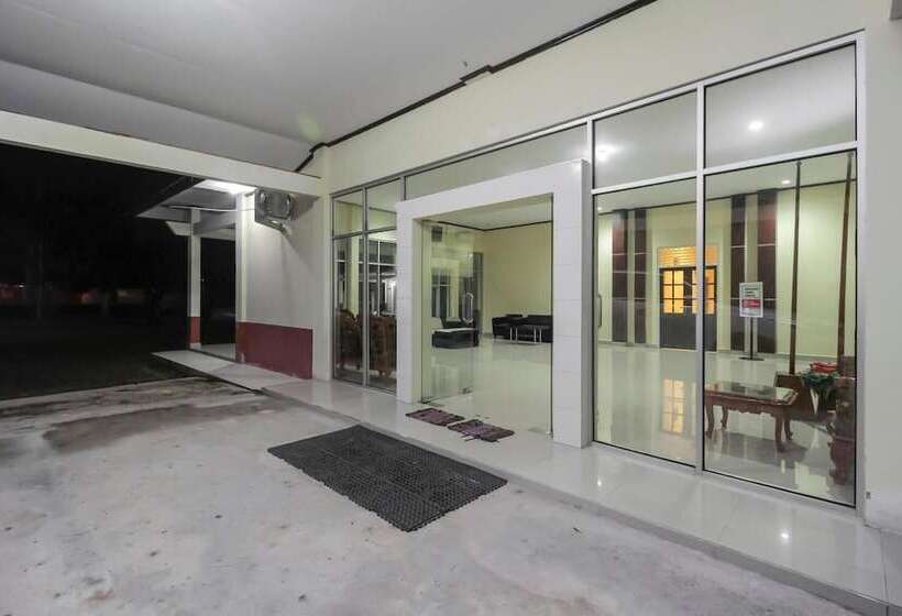 בית מלון כפרי Reddoorz Near Iain Palangkaraya