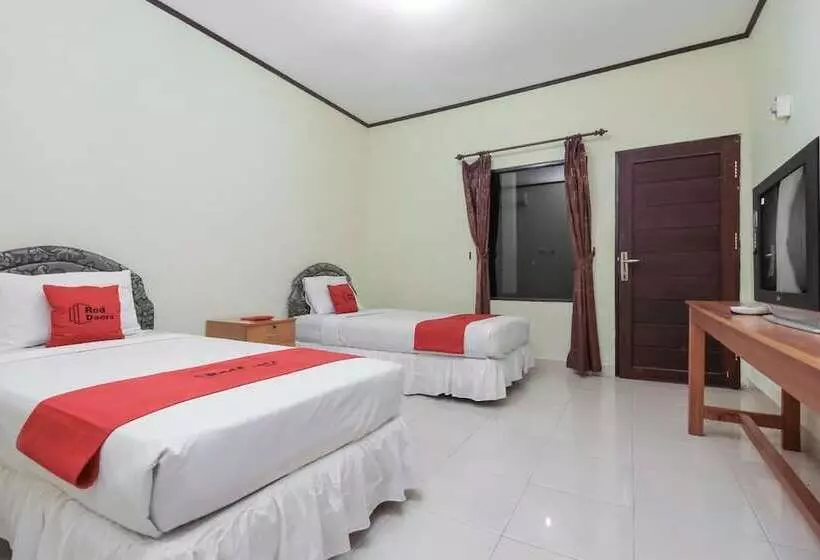 Hotelli Reddoorz Near Iain Palangkaraya