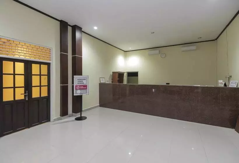 Hotelli Reddoorz Near Iain Palangkaraya