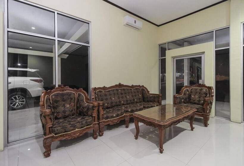 בית מלון כפרי Reddoorz Near Iain Palangkaraya