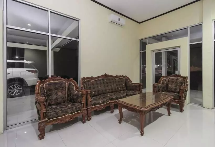 Hotelli Reddoorz Near Iain Palangkaraya