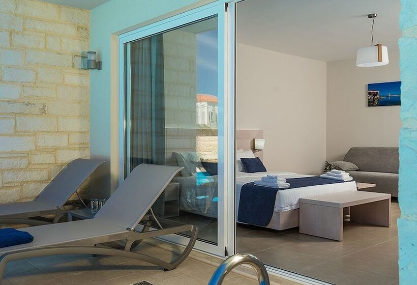 هتل Sun And Sea Plus Resort