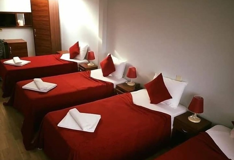 Karyola Otel   Caters To Men