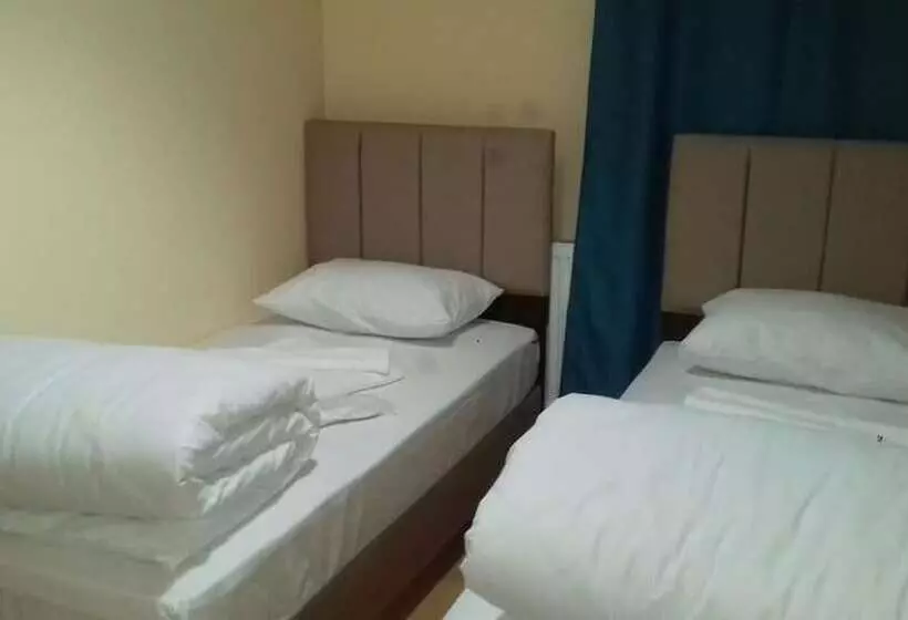 Karyola Otel   Caters To Men