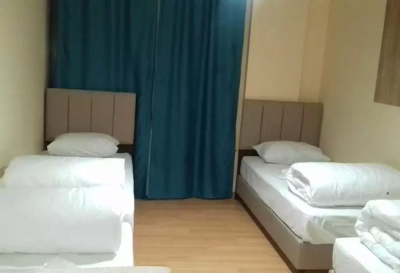 Karyola Otel   Caters To Men