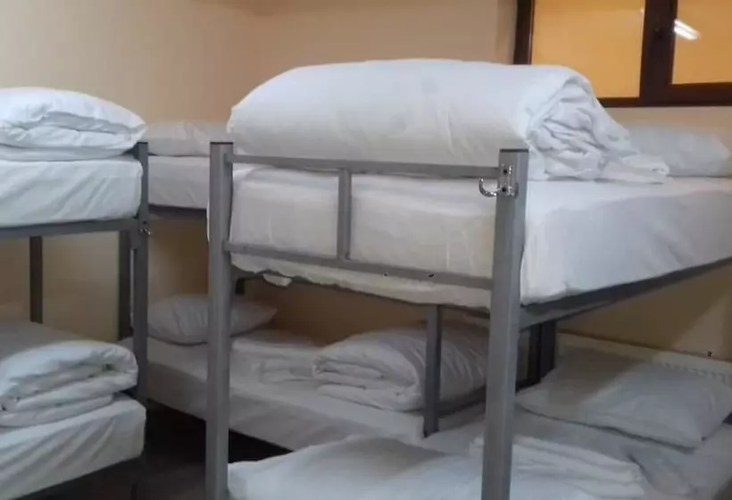 Karyola Otel   Caters To Men