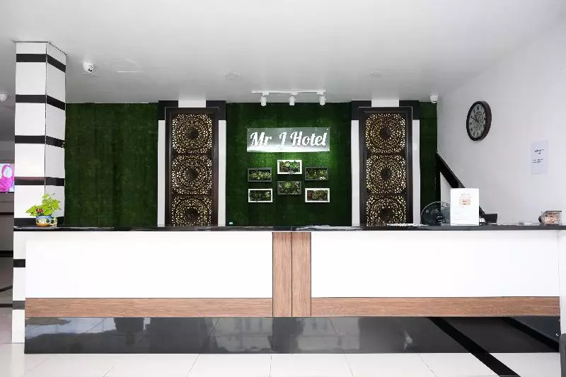 Oyo 718 Mr J Hotel Wakaf Che Yeh 1