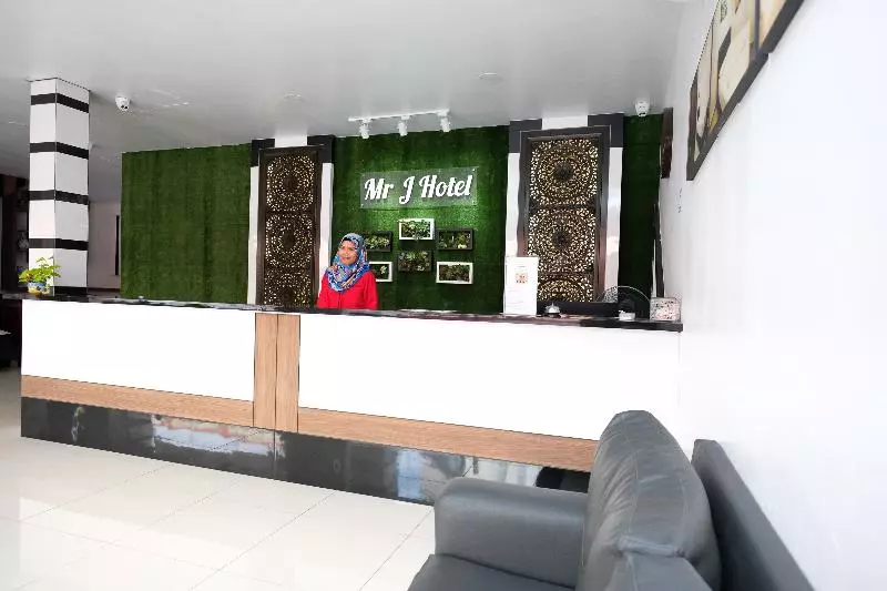 Oyo 718 Mr J Hotel Wakaf Che Yeh 1