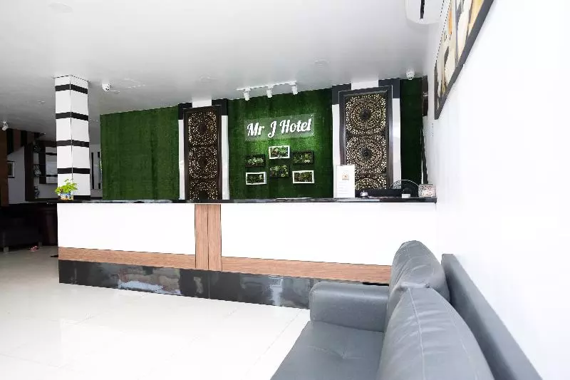 Oyo 718 Mr J Hotel Wakaf Che Yeh 1