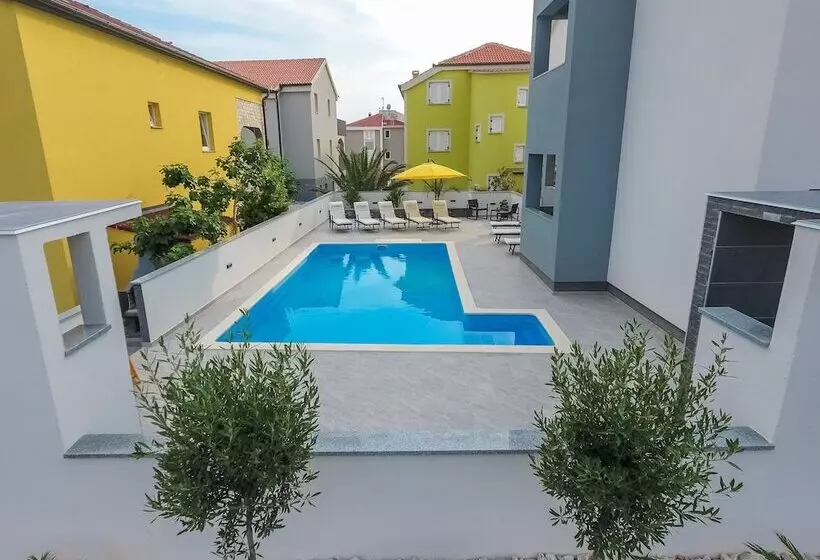 ペンション Pool Apartments Lucky Luke