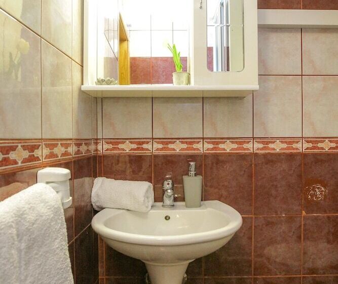 بنسيون Pool Apartments Lucky Luke