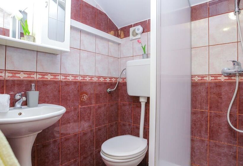 بنسيون Pool Apartments Lucky Luke