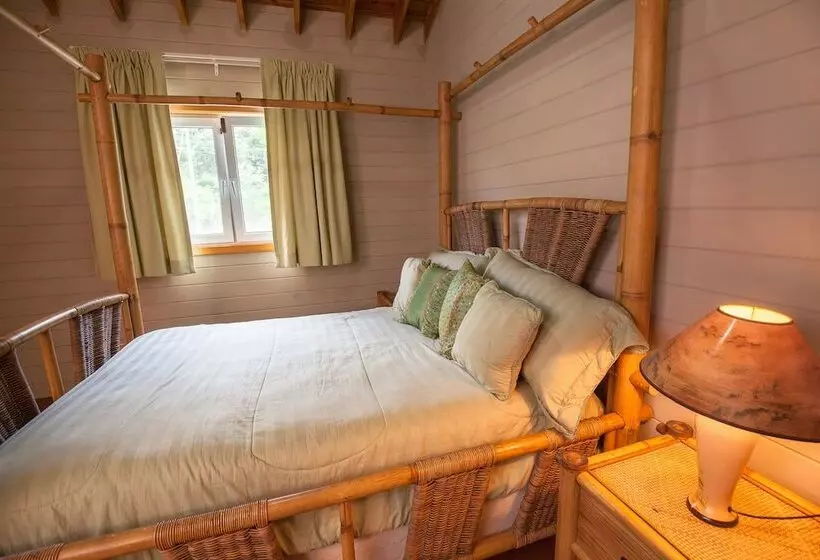 پانسیون Springwater Resorts