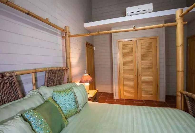 پانسیون Springwater Resorts