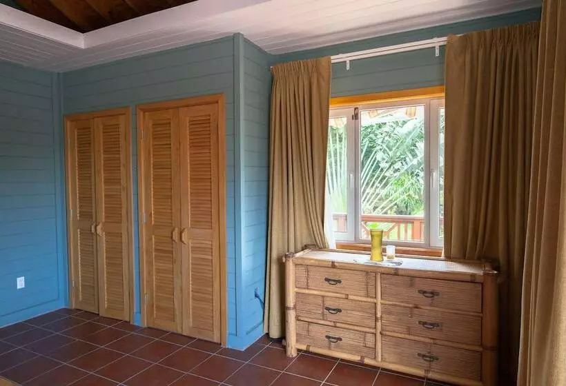 پانسیون Springwater Resorts