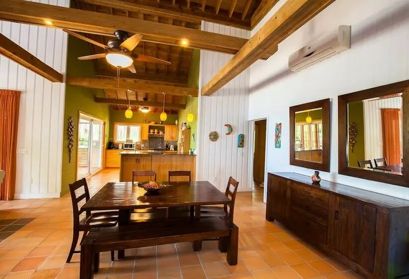 پانسیون Springwater Resorts