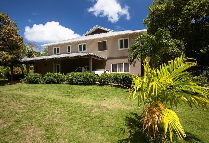 پانسیون Springwater Resorts