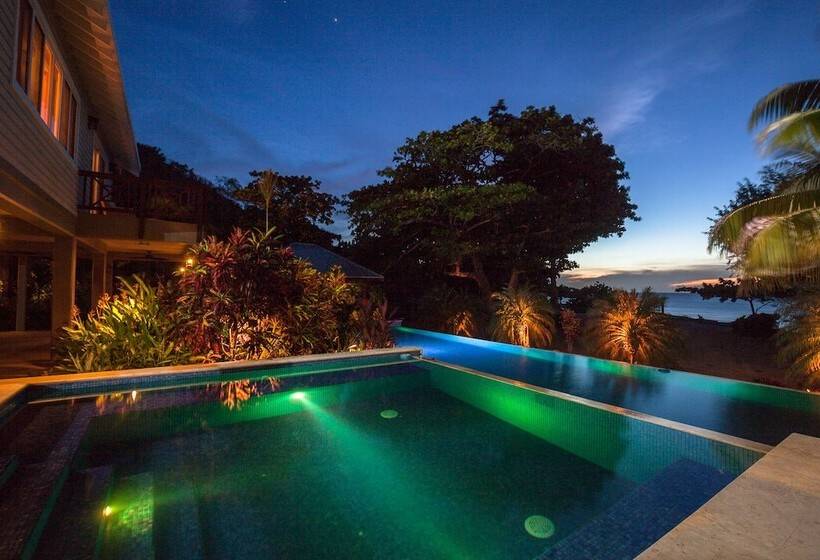 پانسیون Springwater Resorts