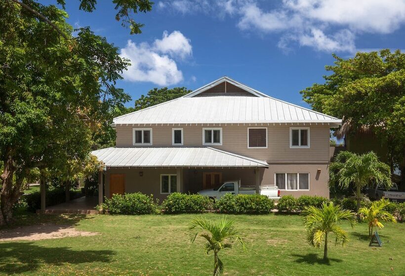 پانسیون Springwater Resorts