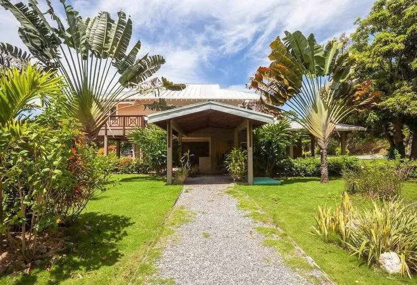 پانسیون Springwater Resorts