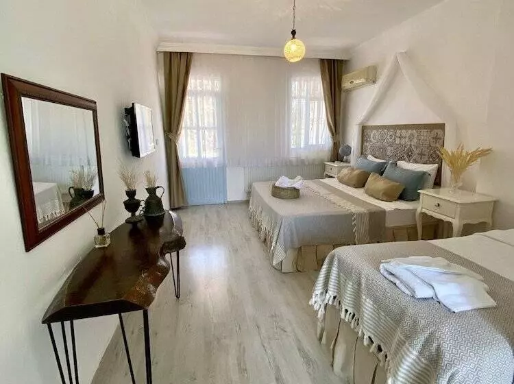 Alasonya Otel Alacati By Lamira