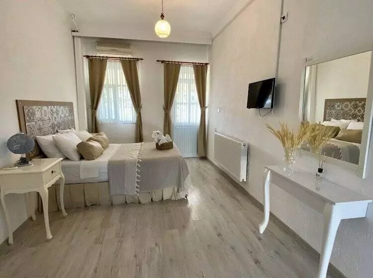 Alasonya Otel Alacati By Lamira