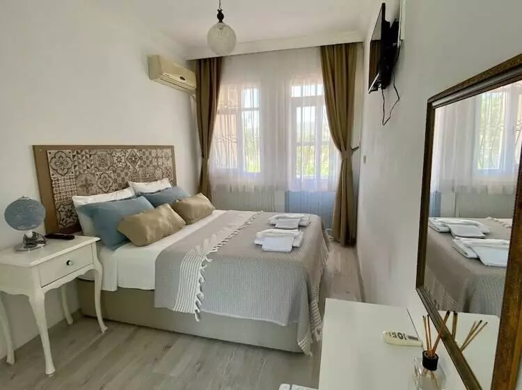Alasonya Otel Alacati By Lamira