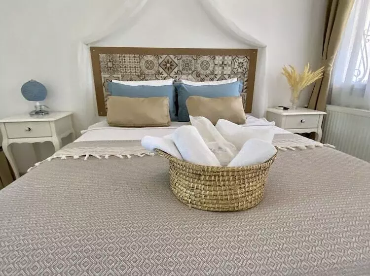 Alasonya Otel Alacati By Lamira