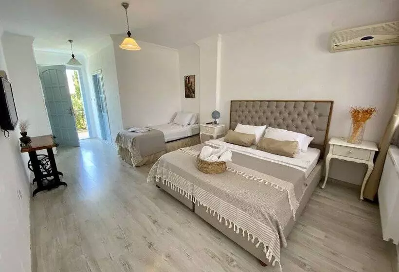 Alasonya Otel Alacati By Lamira