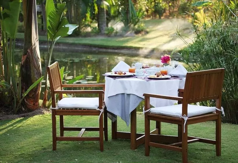 هتل Anjajavy Le Lodge   Relais&châteaux