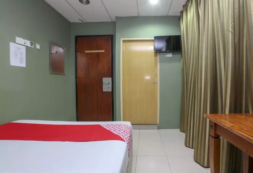 Hotelli Avee Budget Inn By Oyo Rooms