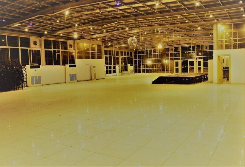 هتل Caesar S Luxury