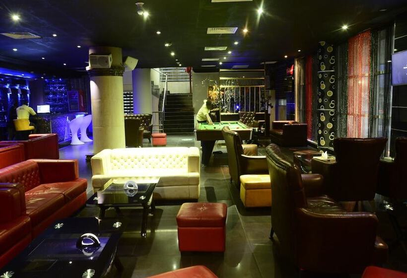 هتل Caesar S Luxury