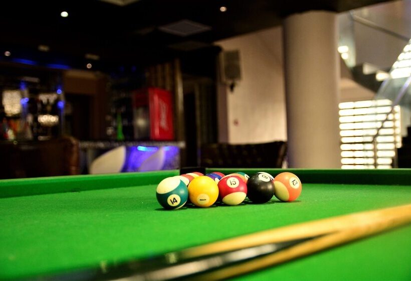 هتل Caesar S Luxury