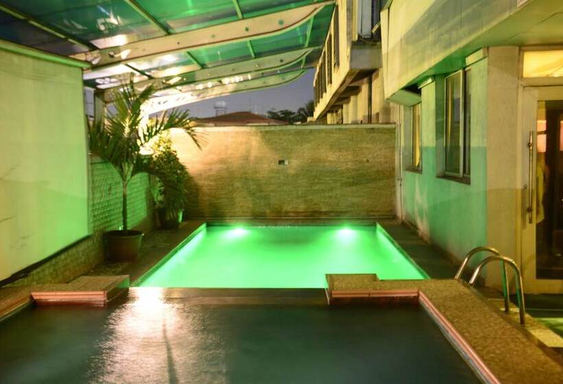 هتل Caesar S Luxury