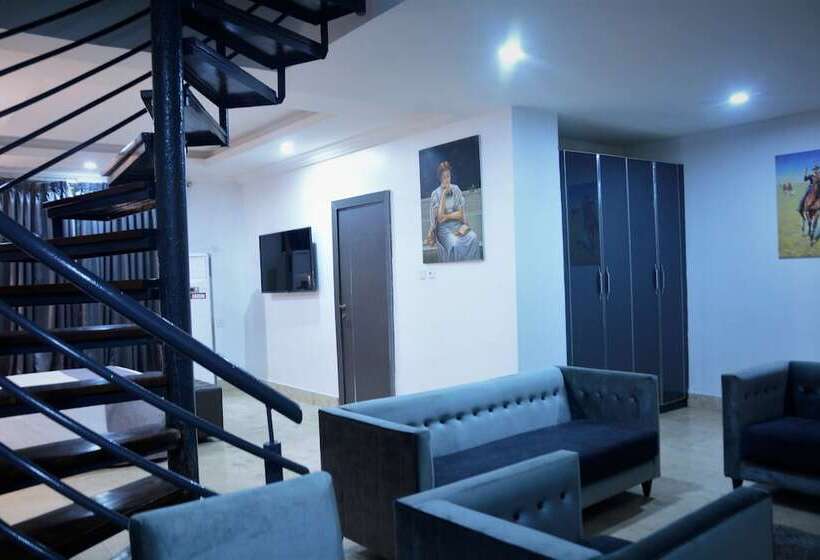 هتل Caesar S Luxury