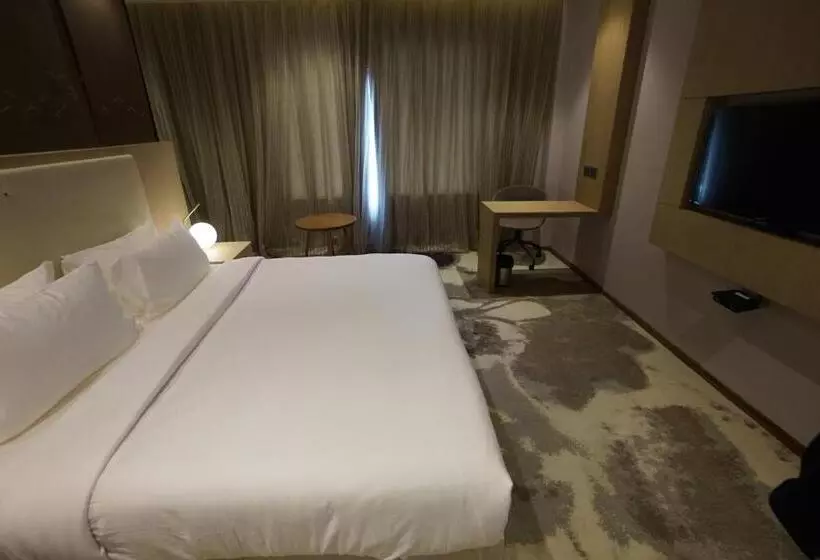 Hotelli Clarks Inn Suites Raipur