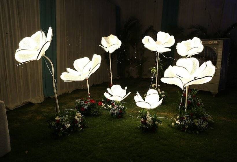 בית מלון כפרי Clarks Inn Suites Raipur