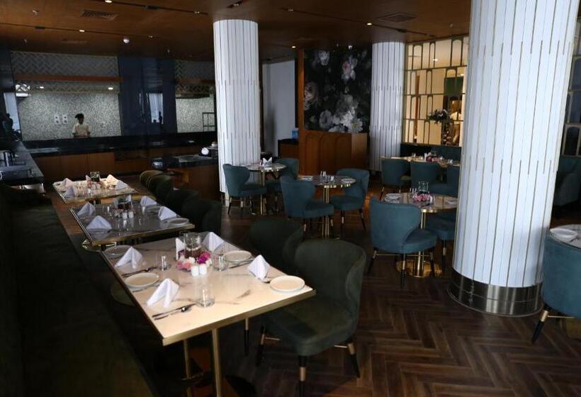 בית מלון כפרי Clarks Inn Suites Raipur