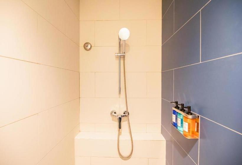 هتل Holiday Inn Express Yantai Fulai