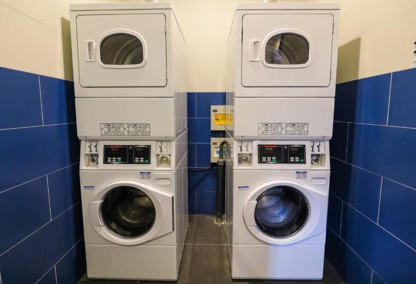 هتل Holiday Inn Express Yantai Fulai