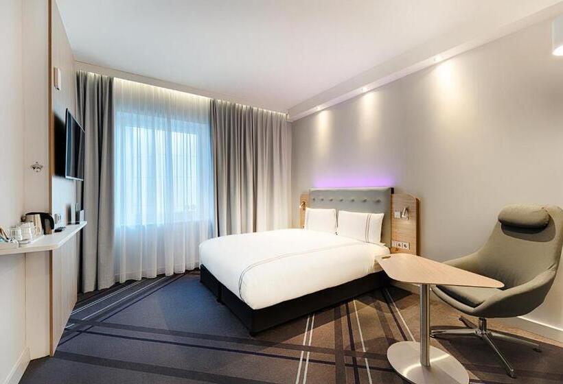 Отель Premier Inn Premier Inn Frankfurt Westend