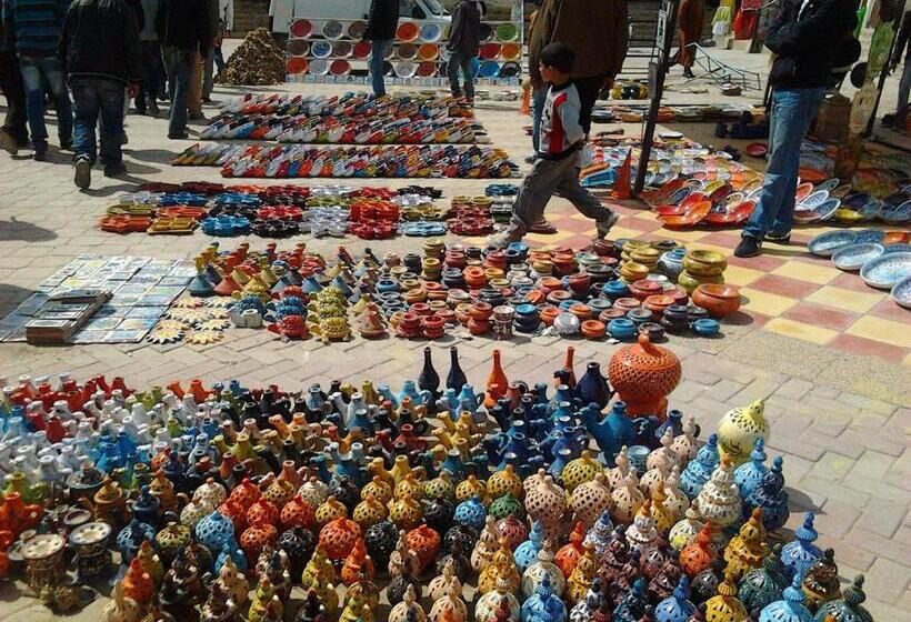 پانسیون Auberge Alferdaous